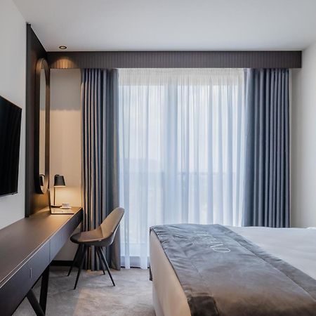 Derand Hotel Pristina Esterno foto