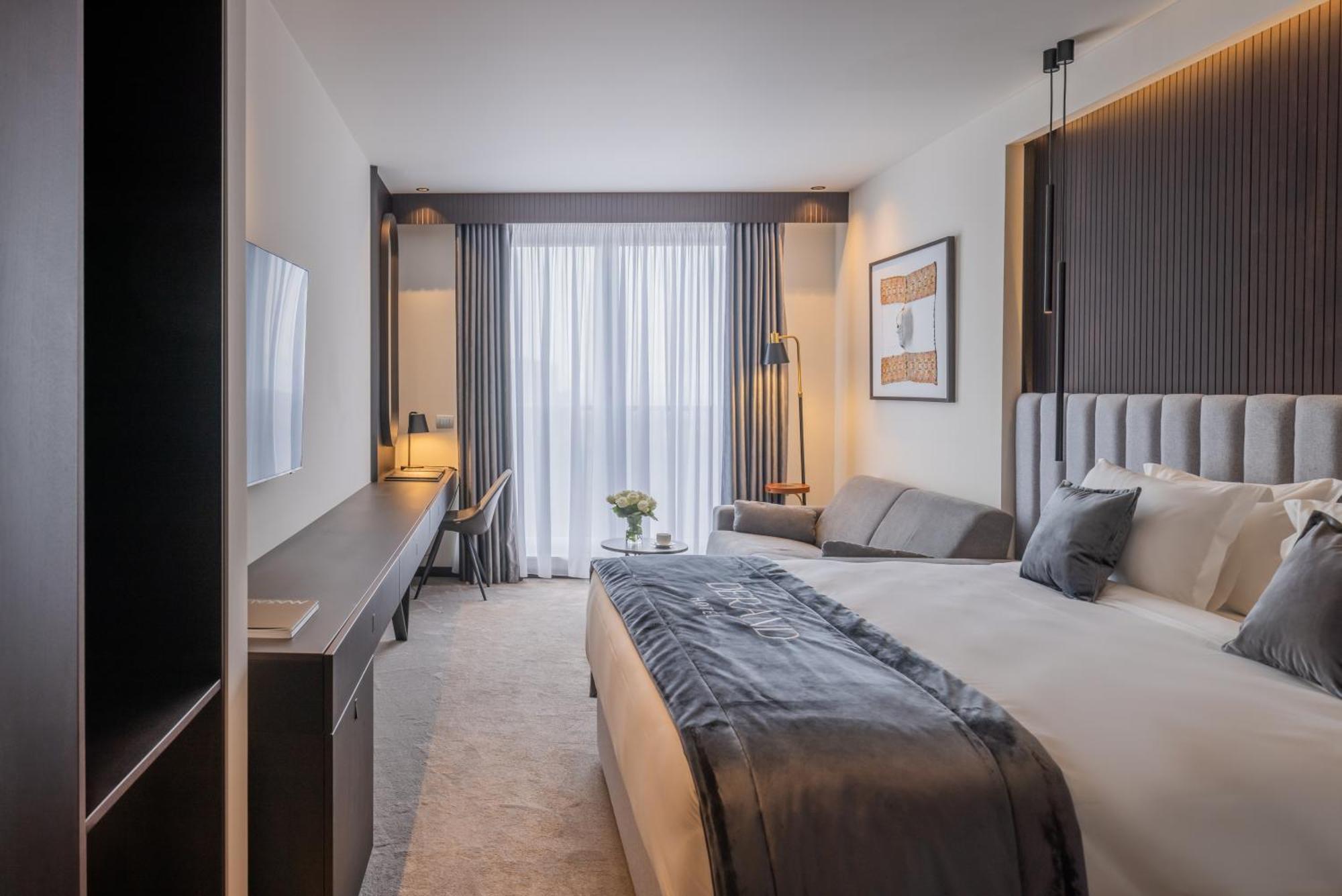 Derand Hotel Pristina Esterno foto
