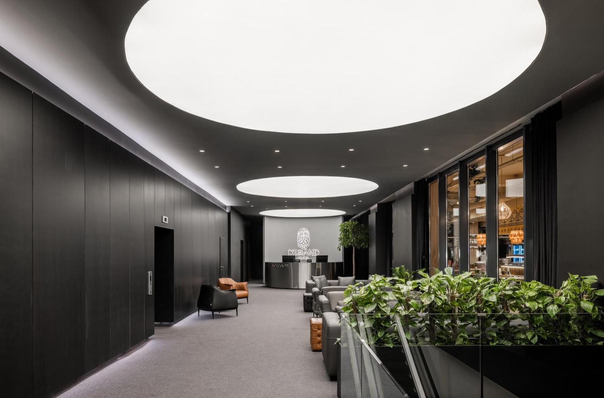 Derand Hotel Pristina Esterno foto